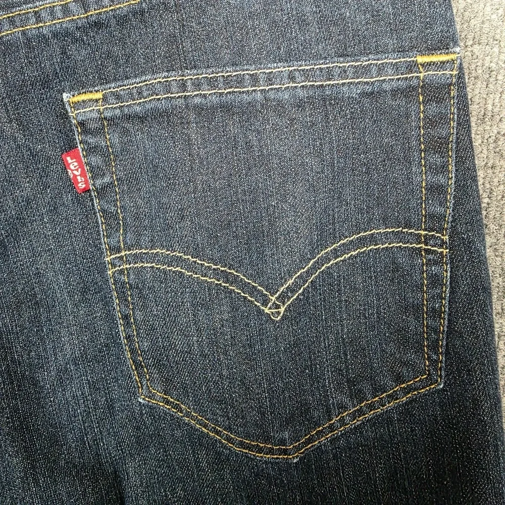 Levi's 550 Men's 33x34 Dark Wash Relaxed Fit Denim Jeans‎ Classic Cotton *flaw*